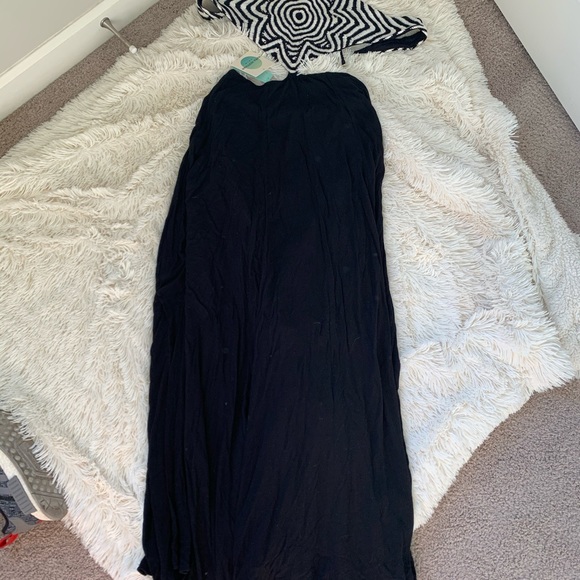 Crochet Cut Out Side Dress in Starbasket Black - Picture 3 of 4